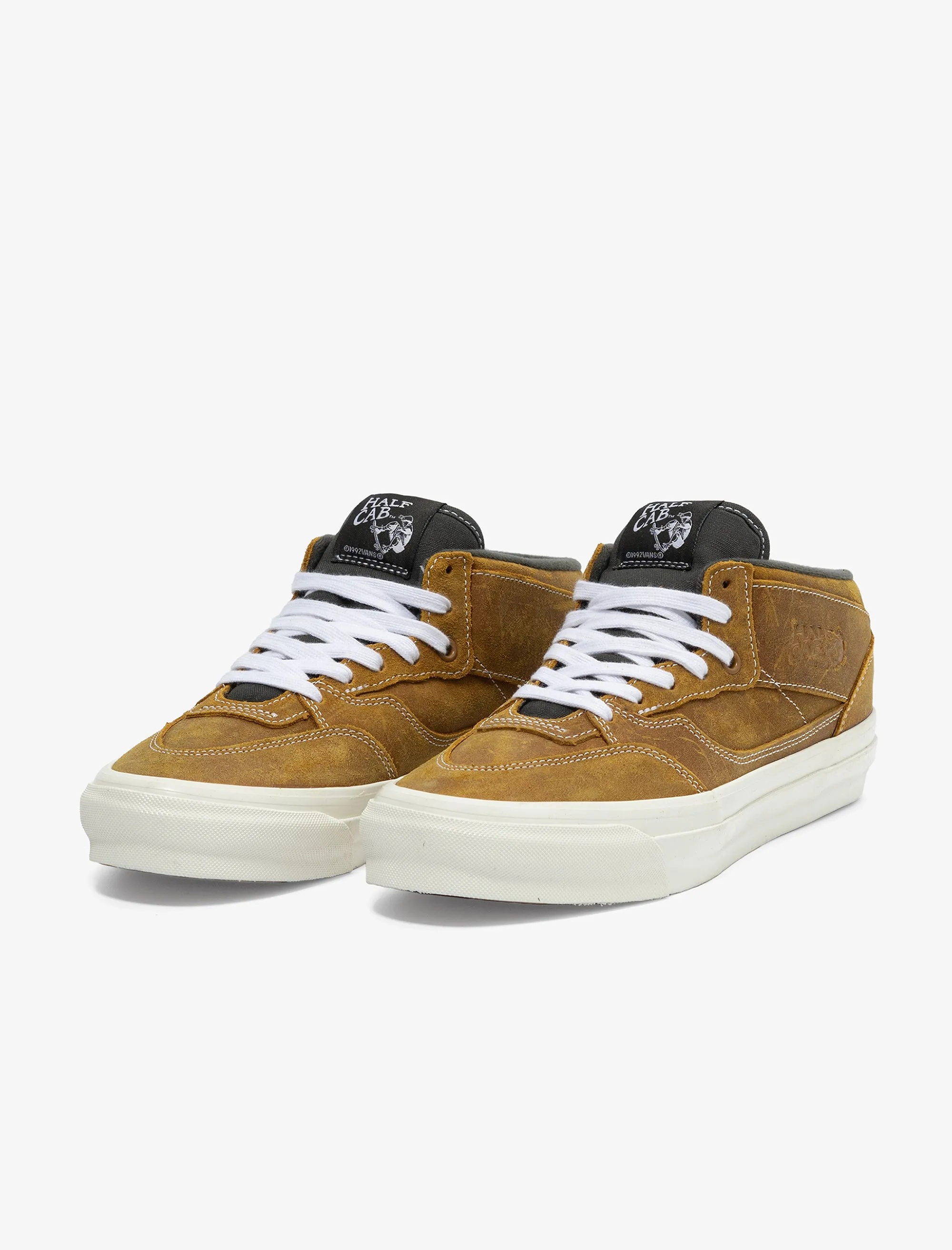 Half Cab 33 LX (Golden Brown)