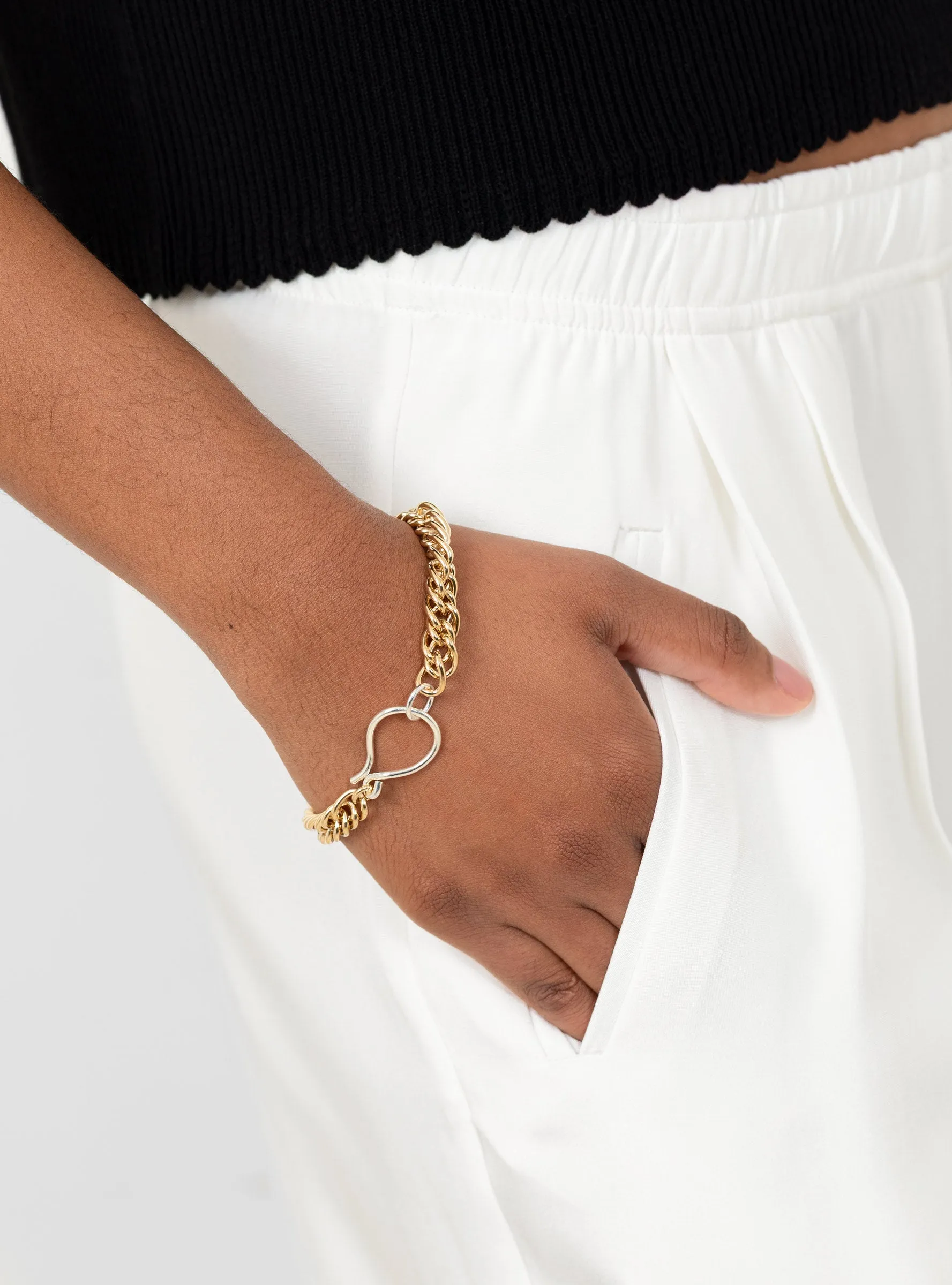Large Hook Chain Bracelet Gold