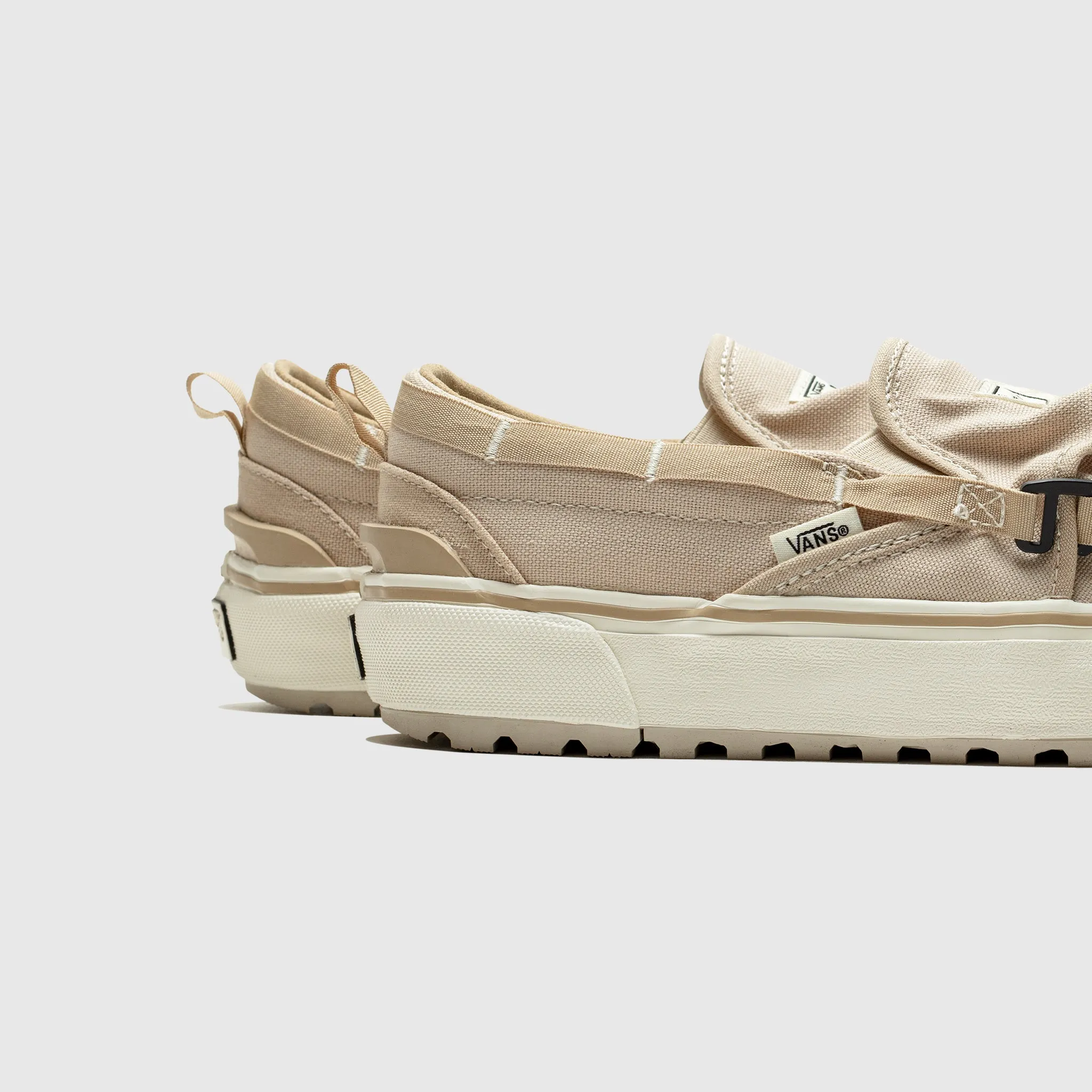 SLIP-ON MTE RS LX X NICOLE MCLAUGHLIN