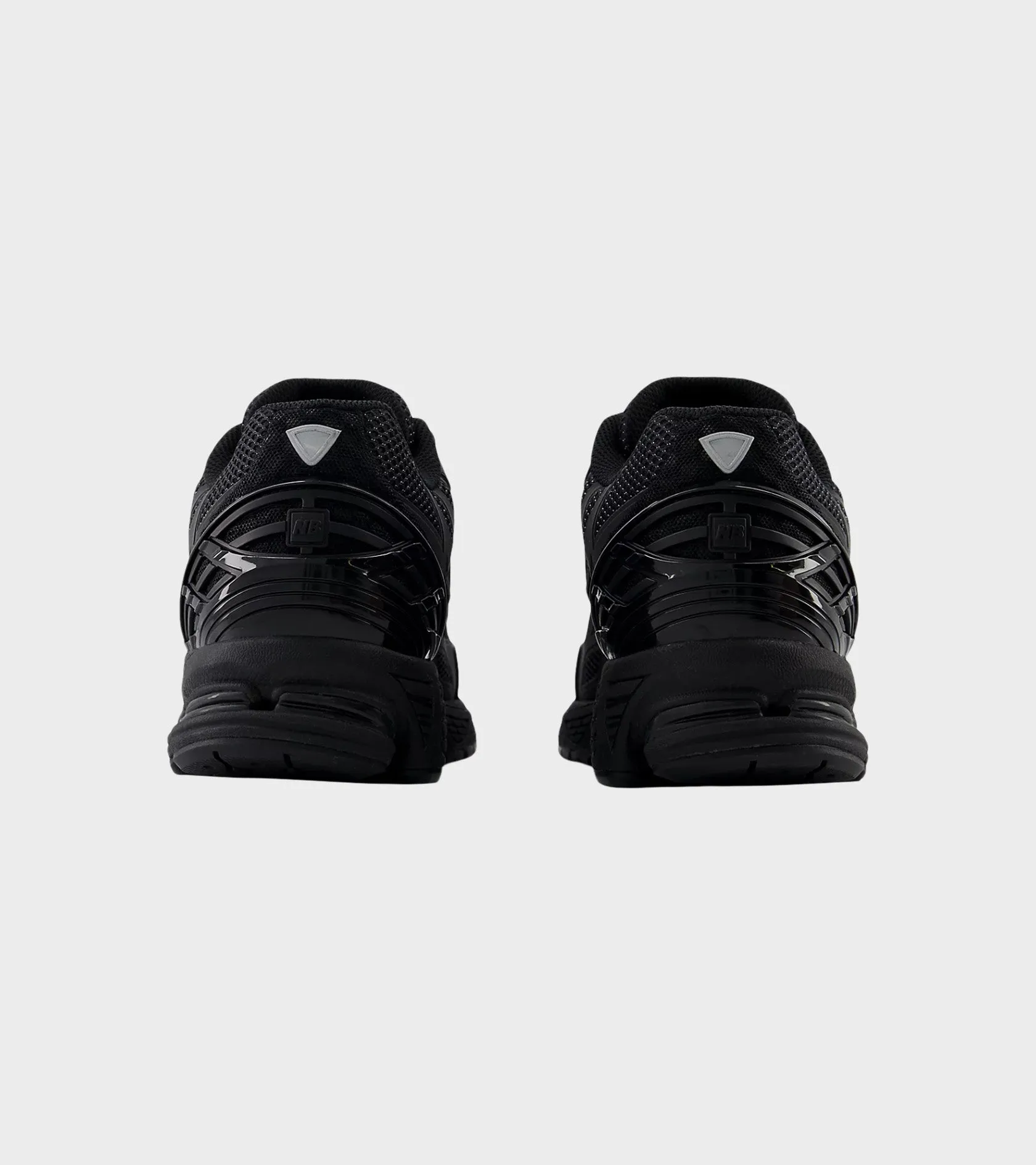 U1906WFD Black